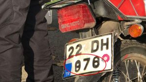 Trafik polisi fark etti! ‘Pes’ dedirten oyun…