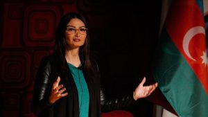 Milletvekili PAŞAYEVA Maaşını Kızılay’a bağışladı