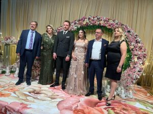 “Düğün gibi nişan töreni” ile evliliğe ilk adımı attılar