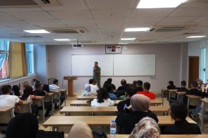 Gazeteci MAHMUTOĞLU’ndan HRÜ’de sunuculuk söyleşisi