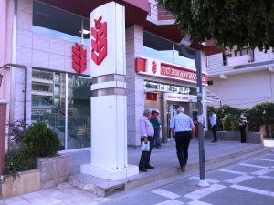 Vatandaş Ziraat Bankası Karaköprü şubesinden şikâyetçi !